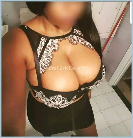 Diana black ebony gallery photo 1