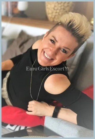 Squirting Queen Sonya Ladys model