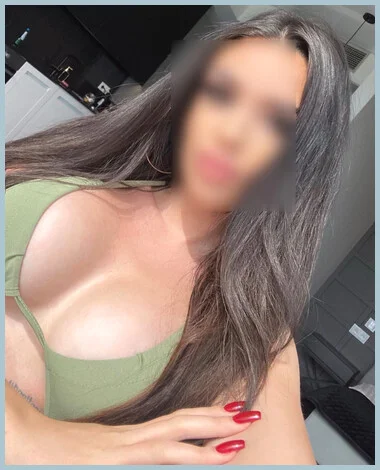 Selena gallery photo 1