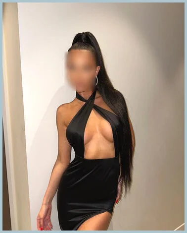 Holly gallery photo 1