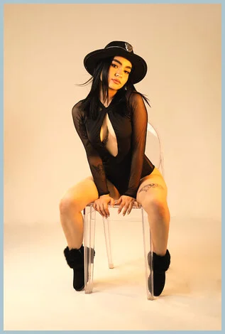 Helena gallery photo 2