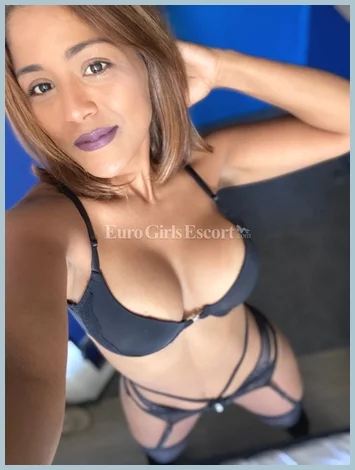 Siara gallery photo 1