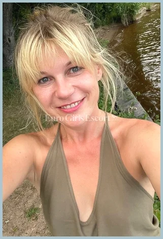 Viki Moon Ladys model