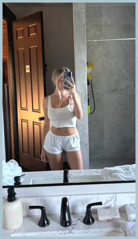 Wendy gallery photo 1