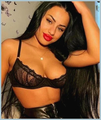 Aysha gallery photo 1