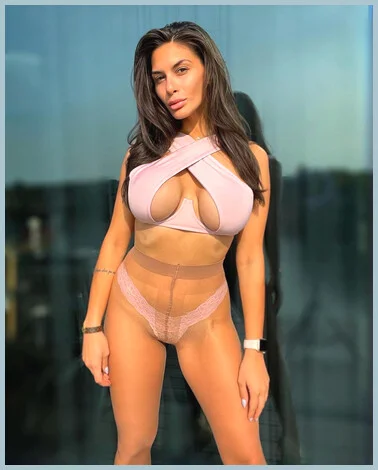 Rosie-Davila Ladys model