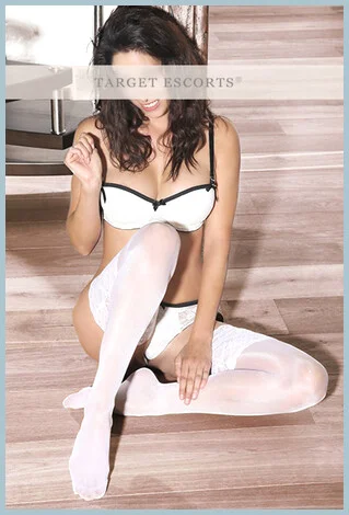 Monic gallery photo 2