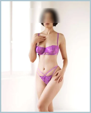 Adrienne gallery photo 2