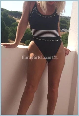 Sam Moore Ladys model