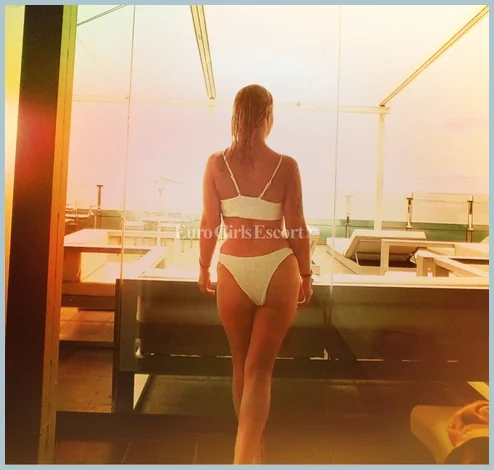 Sam Moore gallery photo 1