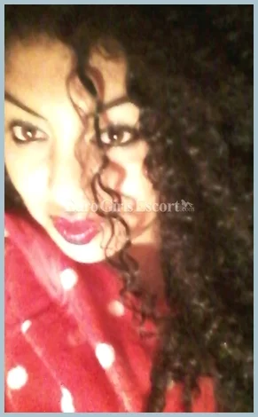 Jennyfer gallery photo 1