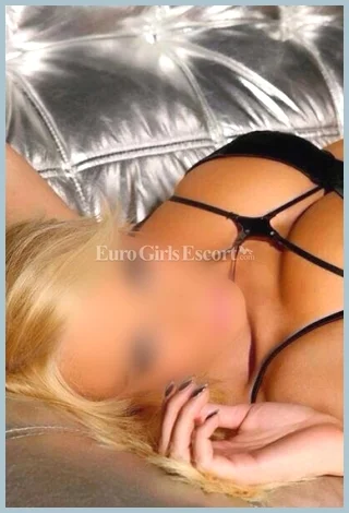 Tara Hunt Ladys model