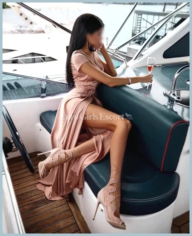 Adrianna gallery photo 1