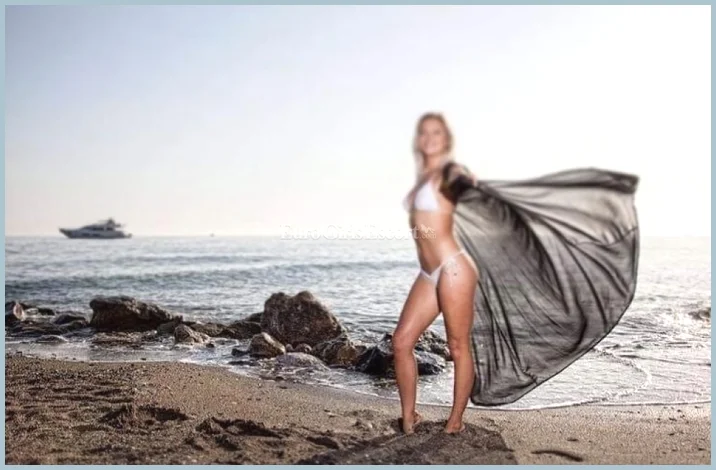 Jessica Brooke gallery photo 1