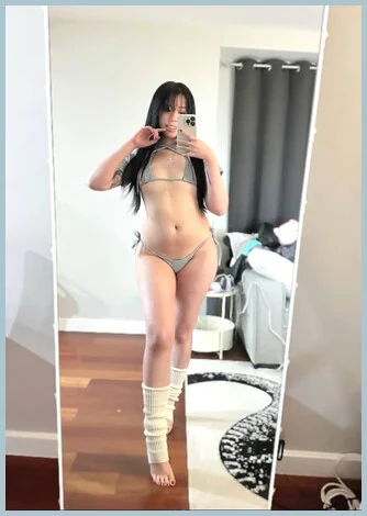 KARINA gallery photo 1