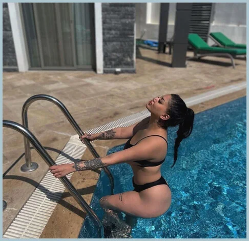 Alina gallery photo 1