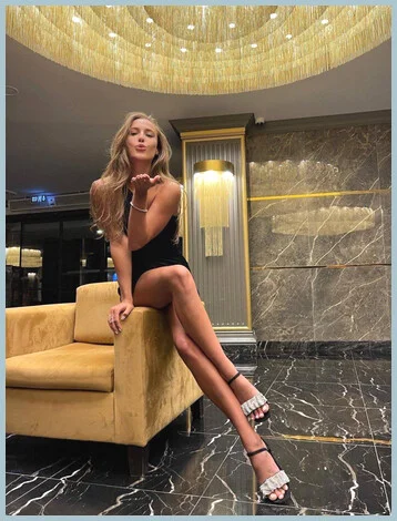 Elizabeth gallery photo 1