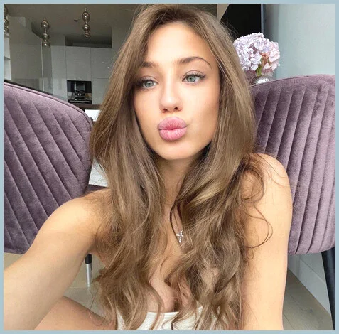 Elizabeth gallery photo 2