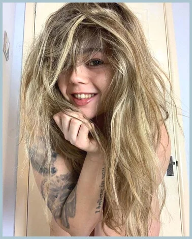 Lisa gallery photo 2